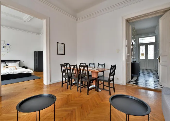Budape Apartman House 10